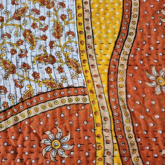 VINTAGE quilted textured ultra soft fabric Saree 36 x 78 - Picture 9 of 9